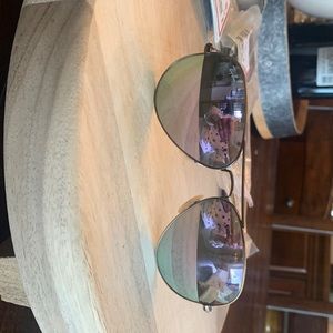 Ray-Ban sunglasses with Lilac mirror lens